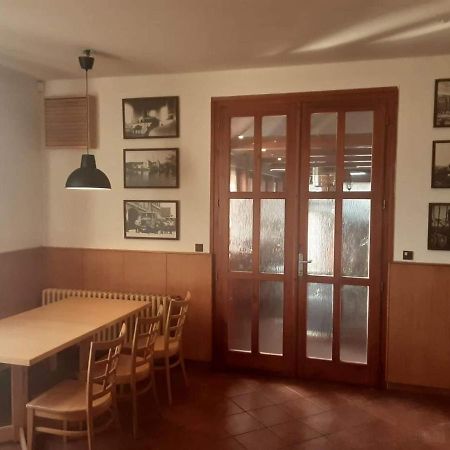 فندق Kameniceفي  Restaurace U Vlkove المظهر الخارجي الصورة